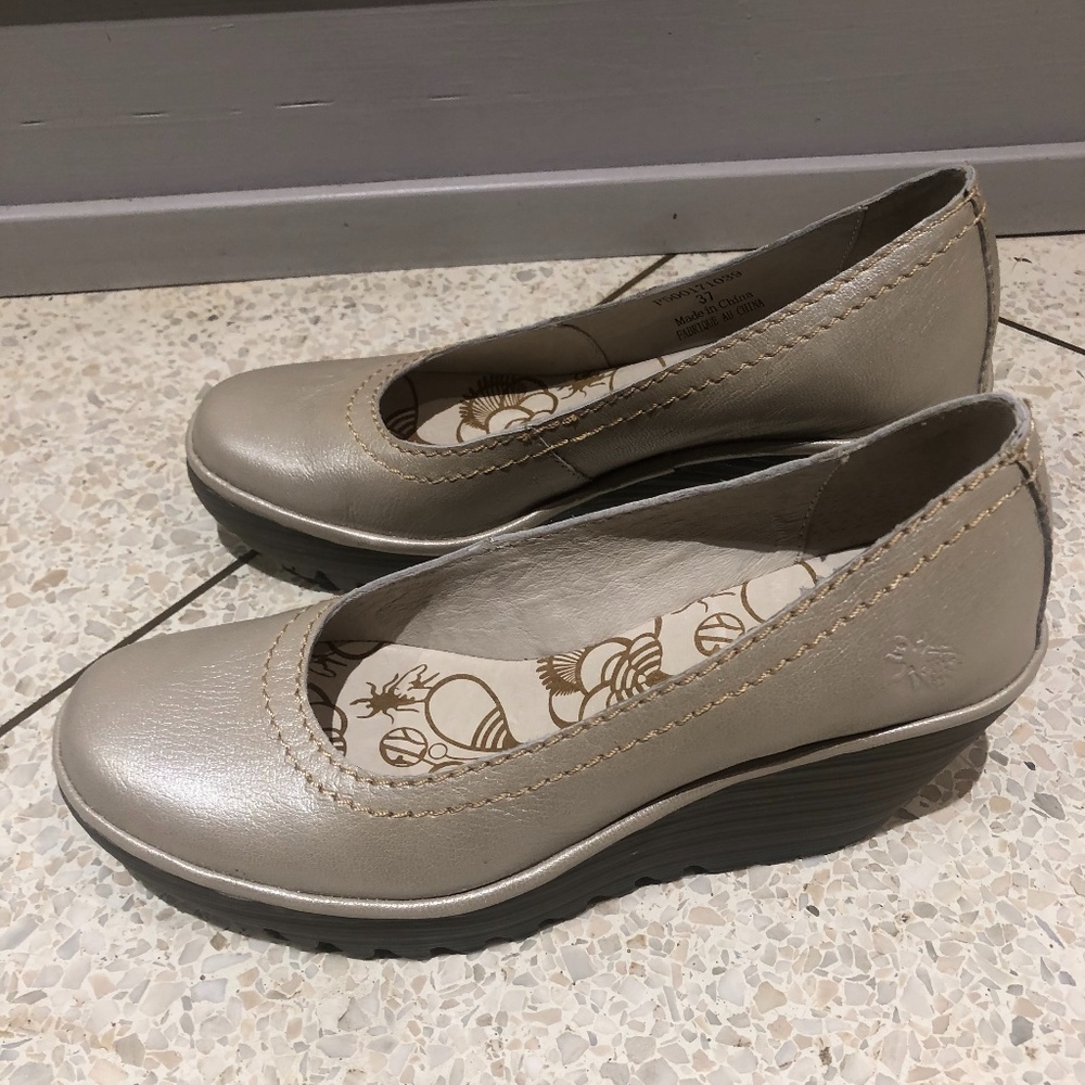 Fly London Silver Yoni Wedge NWTs Size 7